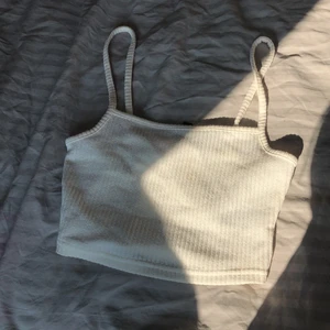 Linne - Vit linne från hm. Har använt det en gång. Storlek XS.  