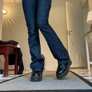 Acne Bootcut Jeans - Perfekt skick 🖤 Liten passform 🖤 Möts upp i Stockholm, helst Gullmarsplan! 