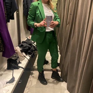 Green zara suit  - Stylish zara suit in green. 