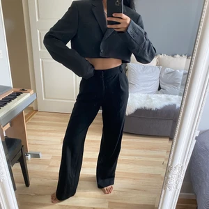 Kostymbyxor - Favvo kostymbyxor från ZARA! Storlek XS men skulle säga att dessa är mer S✨