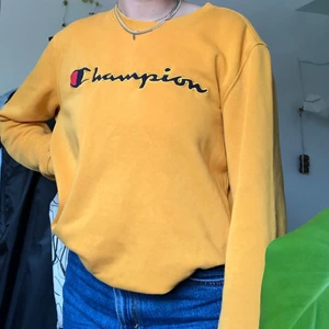 Champion tröja  - Snygg tröja med väldigt najs fit och färg💛 
