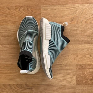 Adidas NMD CS_1 - Adidas nmd city sock. Endast prövade. Låda medföljer ej. Gjorda av återvunnen plast från havet.