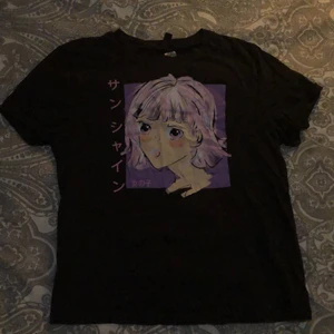 Anime T-shirt - Anime tröja, använd fåtal gånger. Kan mötas i Eskilstuna också 