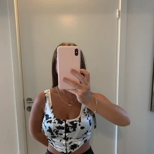 Topp - Ny topp med lappar kvar 