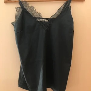 Line💕💕💕 - Hej, säljer detta linet från na-kd💕💕linet är i stl xs 💕