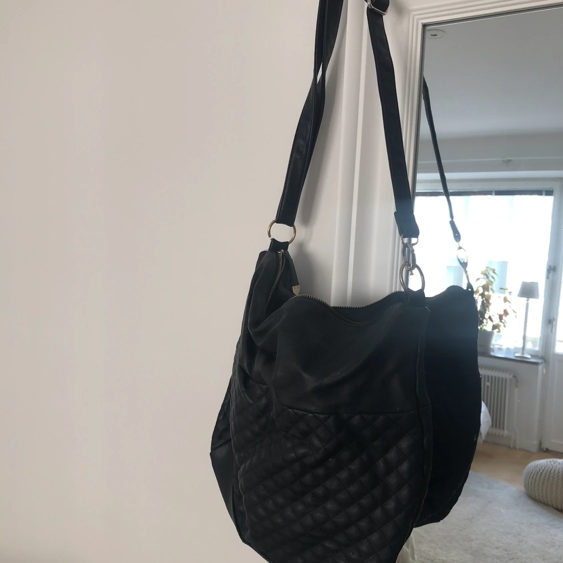 Svart axelväska  - 90