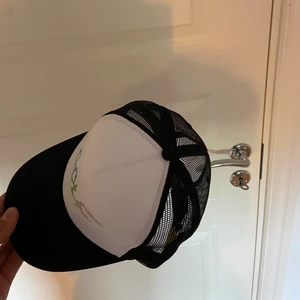 Golf Wang trucker keps  - En helt ny och orörd Golf Wang keps ifrån det senaste droppet. Hör av dig vid intresse eller frågor.