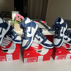 Nike Dunk High Midnight Navy - WTS - Nya/DS - Storlekar Eu28.5, Eu30, Eu31 - kan upphämtas i Linköping eller fraktas på köparens bekostnad