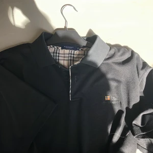 Burberry tröja - Säljer min fina burberry tröja med krage. 2 knappar, krage, avklippt längst ner pga var jättelång när jag köpte den 😬