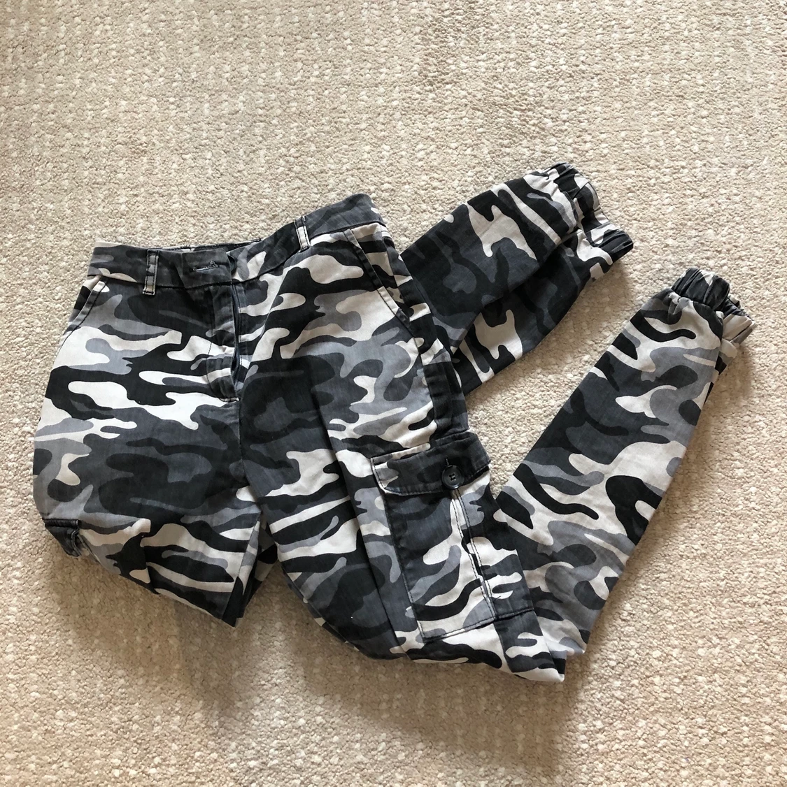 Militärbyxor NA-KD - 90