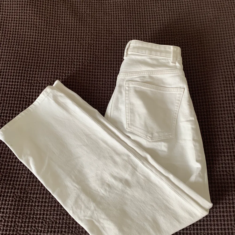 Jättesnygga vita jeans från Lindex, superfina och sköna till sommarn ;) . Jeans & Byxor.