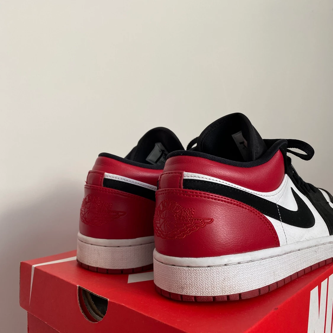 Jordan 1 Low Black Toe - 90