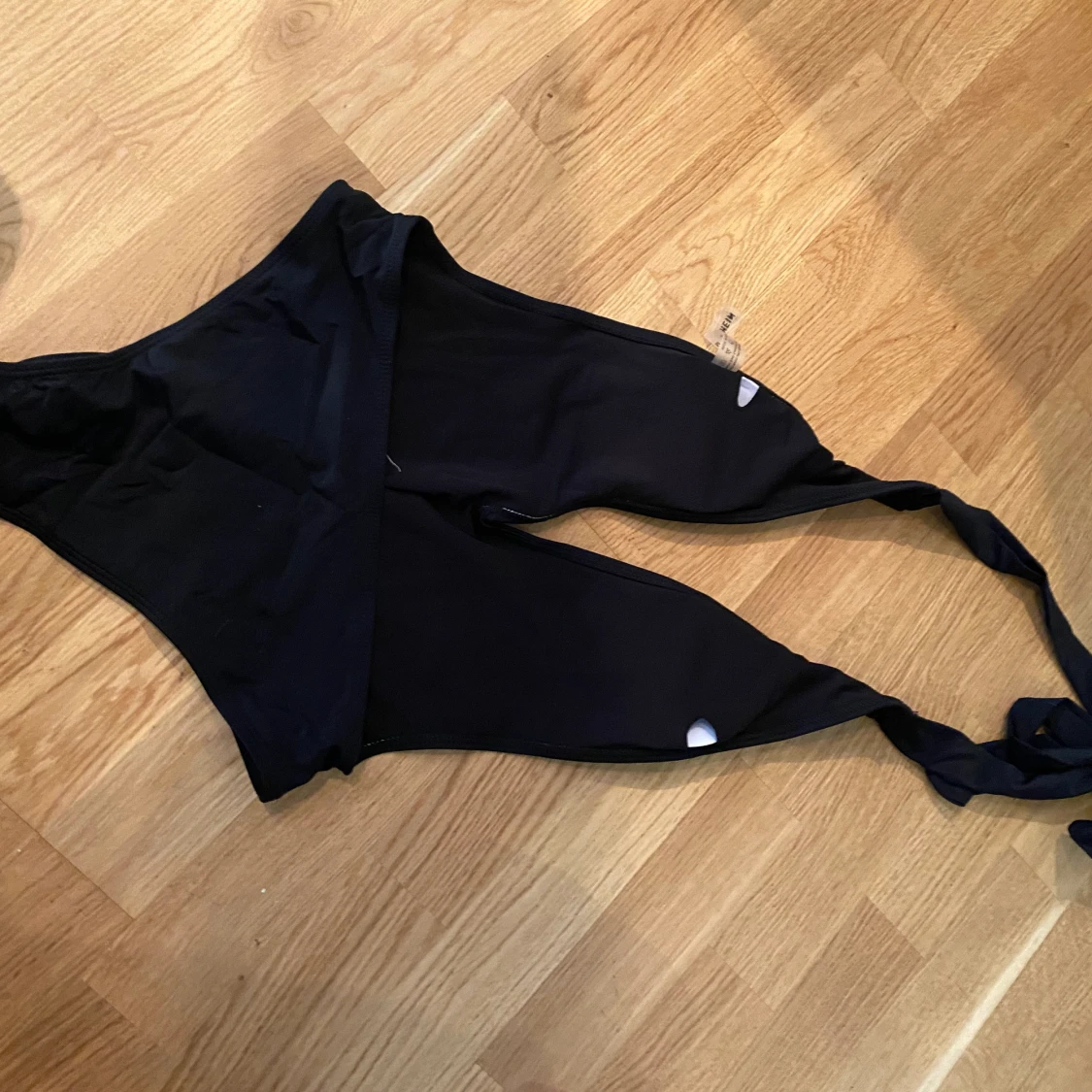 Svart baddräkt i strl. M - 90
