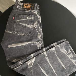 Snygga baggy jeans från Levis. W32L32 som nya, använda endast en gång. 