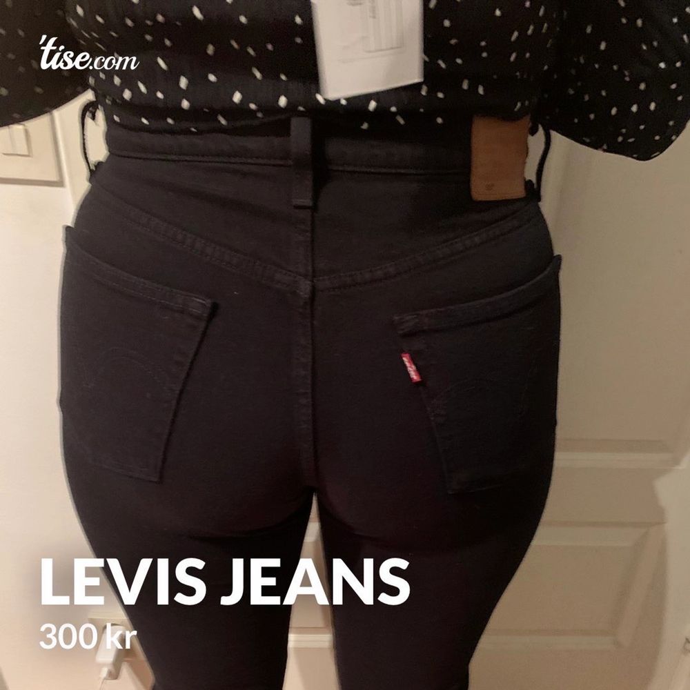 Svarta Levis jeans i storlek W 29 L 26, använd ett fåtal gånger.. Jeans & Byxor.