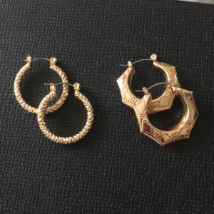 Örhängen  - 50kr styck eller båda för 80kr 💖 2,5cm stora.