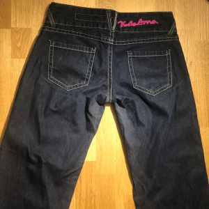 Cool Baggy pants - Budgivning till de Kool Anna baggy pants jag köpte förra veckan från ebay! passar baggy och benen e justerbar material så man kan ha den över eller under skorna :) Budgivningen slutar imorgon klockan 12 :) Skriv gärna till mig för ett direkt köp så löser vi det 💕💕💕 BUD I KOMMENTERNA ELLER PRIVAT!