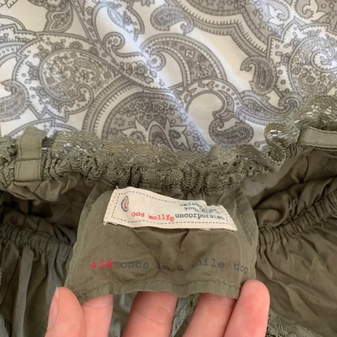 militärgrönt linne från odd molly  - 91