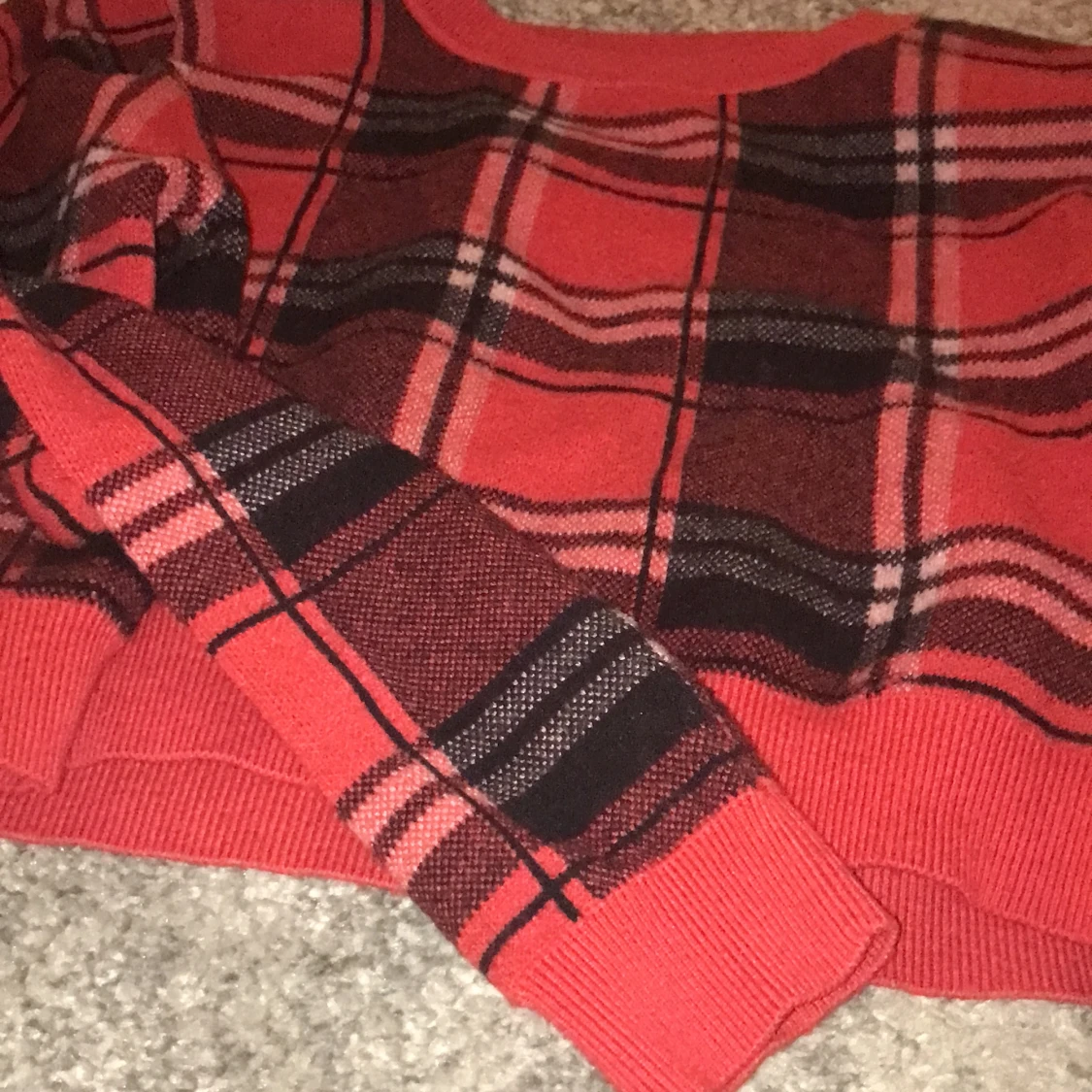 Supermysig rutig magtröja - 90