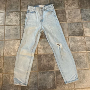 Mom Slim jeans  - Fina jeans från Stradivarius 