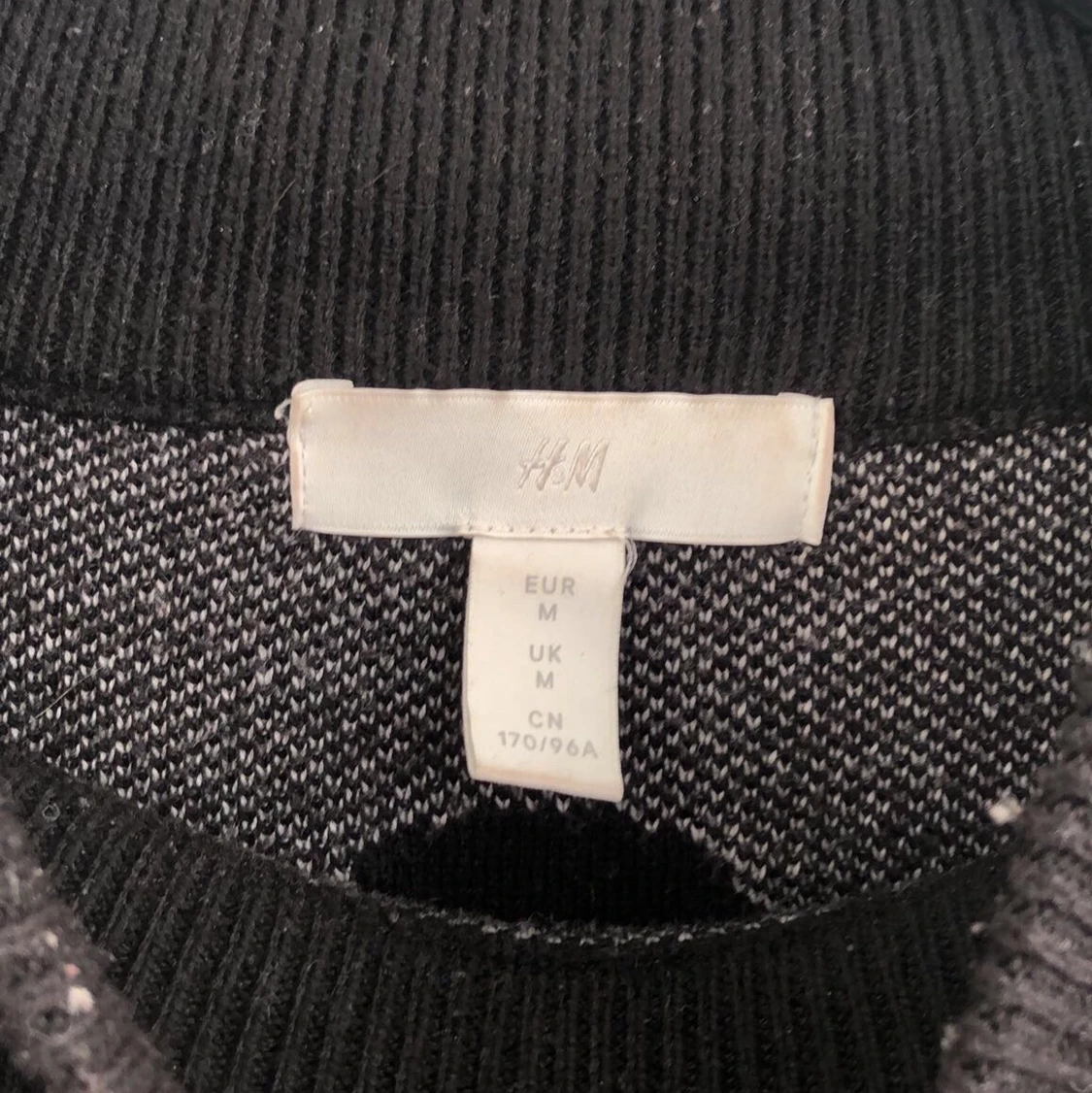 Prickig stickad tröja  - 91