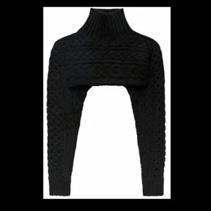 Kofta Zara  - Hej säljer min nya kofta från zara ,den är helt slutsåld,aldrig använd 💕