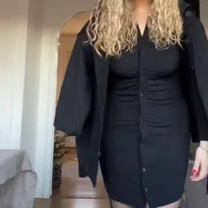 Klänning - Endast använd 2 gånger, storlek S