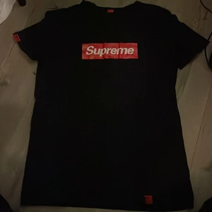 supreme t-shirt - aldrig använd