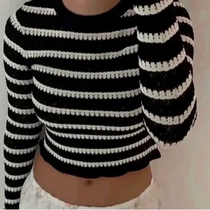 Zara tröja - Superfin tröja från zara som inte går att köpa längre💕  Storlek M, men passar mig som har S