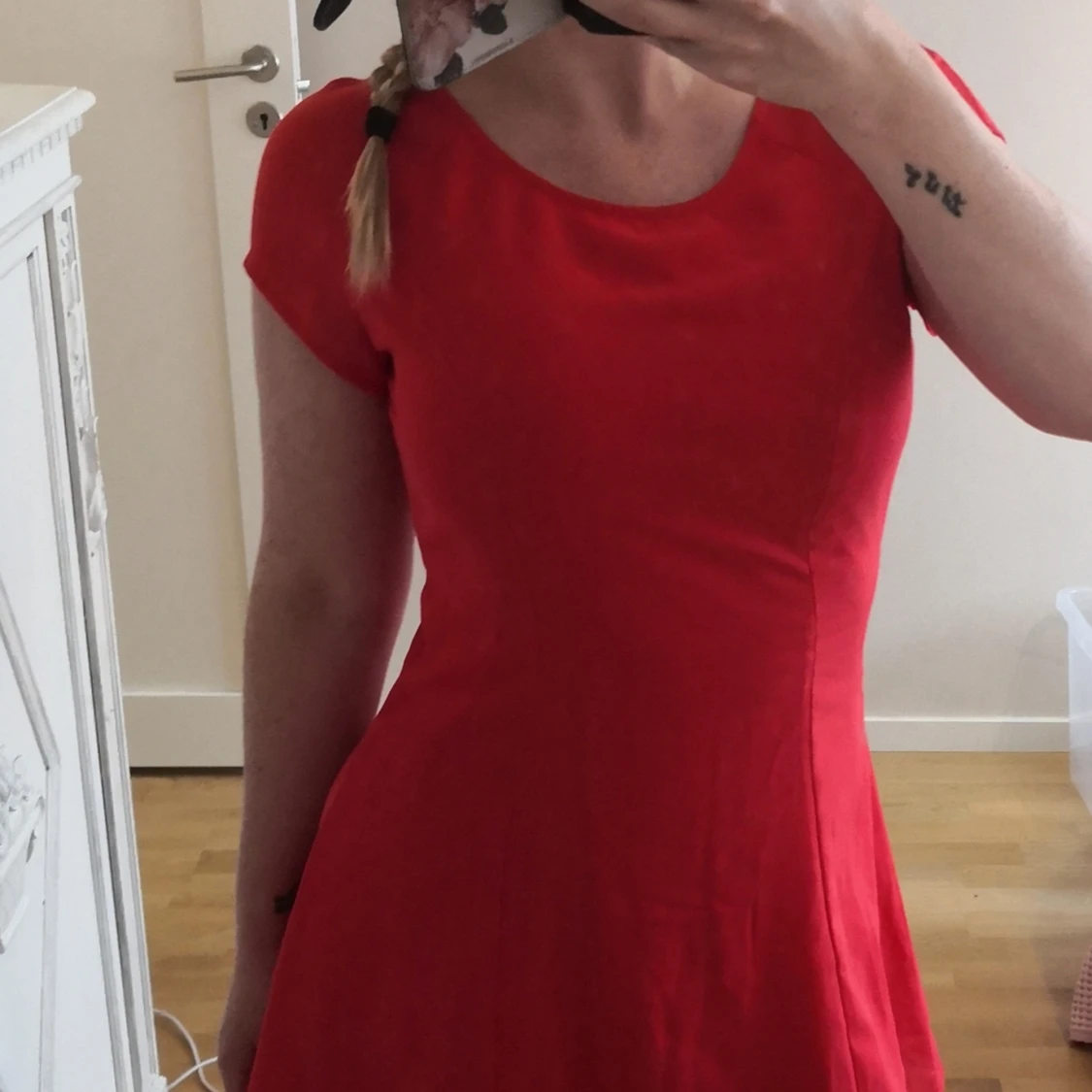 Röd/cerise klänning  - 90