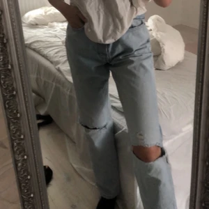 Jeans  - Bra skick, använd få gånger! Passar både xs & s 