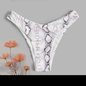 Bikinitrosa  - Helt ny oanvänd bikinitrosa. Inte ens testad. Stl M. Kvar i orginalförpackning 