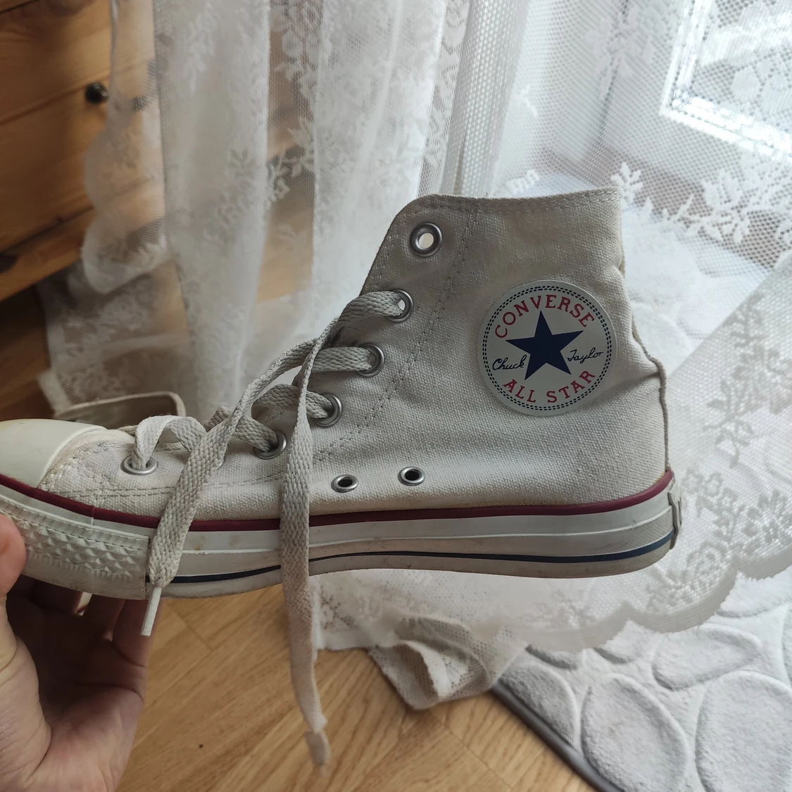 Vita Converse i storlek 39 - 90