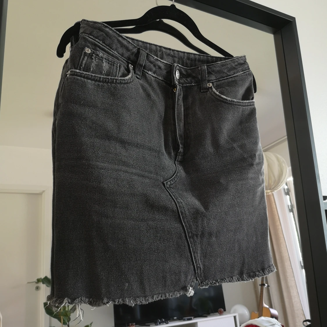 Svart jeanskjol i storlek 36 - 90