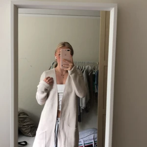 Beige kappa/kofta - För stor för mig 