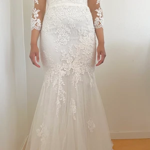 Brudklänning storlek 36 - Mermaid, brudklänning i storlek 36. Använt en gång, i bra skick. 