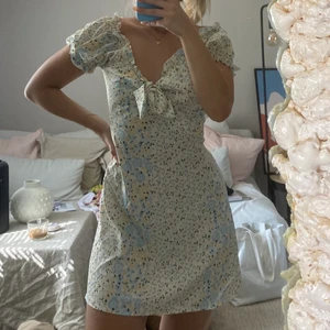 Jätte söt klänning - Jätte söt klänning