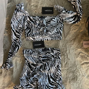 Zebra set från prettylittlething - Prislappar kvar!!