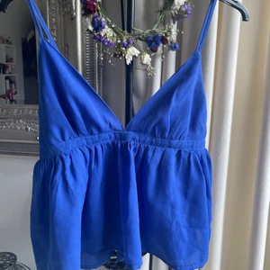 Linne - Säljer denna goingen som vart en favorit hela förra sommaren men har nu tröttnat, däremot väldigt bra skick! skriv vid frågor❤️