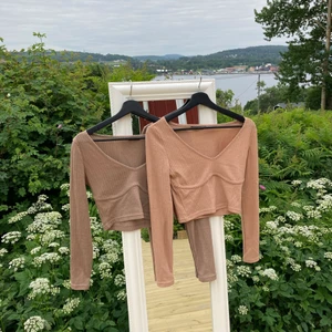 2 tröjor - 120 kr för båda ink frakt 