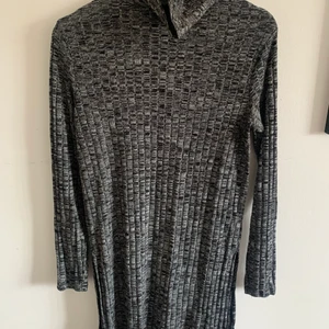 Lång tröja med öppna sidor  - ▪️Tröja/Tunika fint skick ▪️new yorker