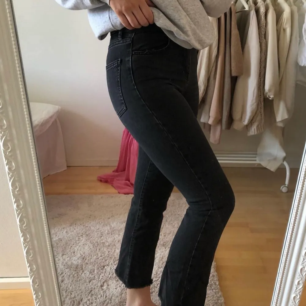 Gråa jeans från Ginatricot💓💓 storlek 34/XS.. Jeans & Byxor.