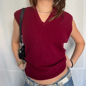 Väst - Snygg väst i ullmaterial 100%