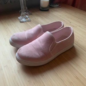 Sommarskor - Superfina sommarskor! Perfekta till skolavslutningen!💞 