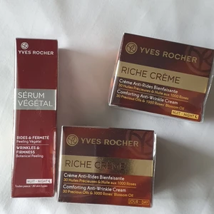 yves rocher hudvård - allt är oöppnat. 2 st dagcremer antiage och ett peelande serum