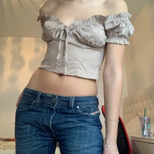 Beige off shoulder linne - Super fin beige tröja💞💞💞aldrig använd 