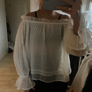 Vit blus strl S - Vit blus strl S, off shoulder