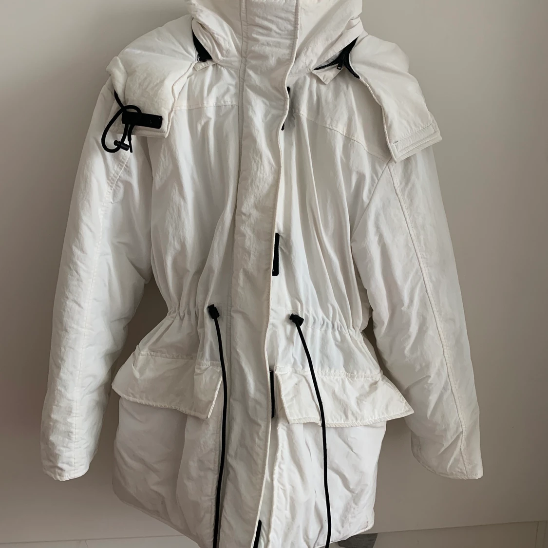 Vit dunjacka weekday