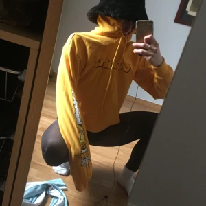 Hoodie - En oversized garfield hoodie från hm tror jag. Storlek s 