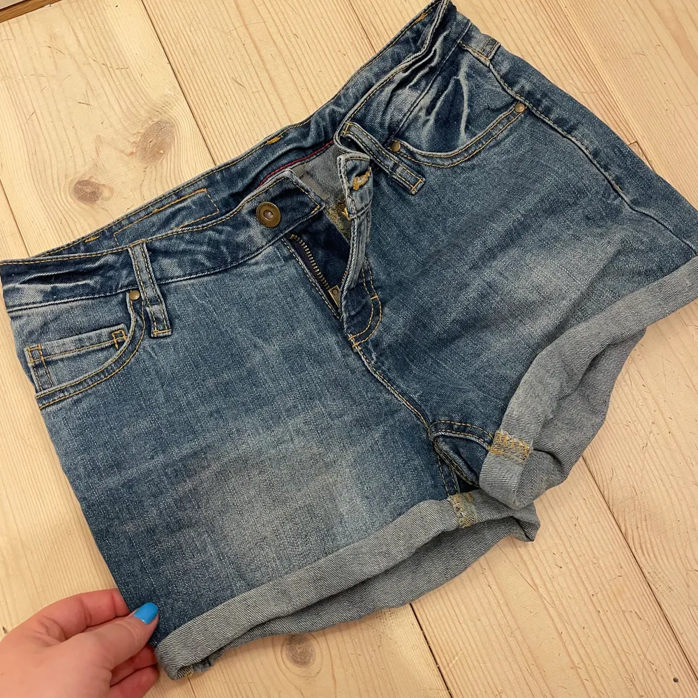 Jeans shorts från vero Moda 🌞🌞 Storlek w26. Shorts.